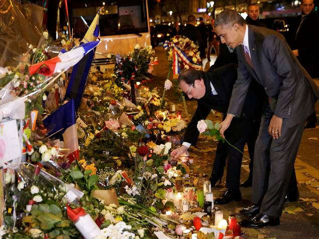O presidente dos EUA, Barack Obama, prestou uma homenagem às vítimas dos atentados em Paris, depois de ter chegado à capital francesa para participar na Conferência Mundial do Clima, (COP21)<br><br><br>