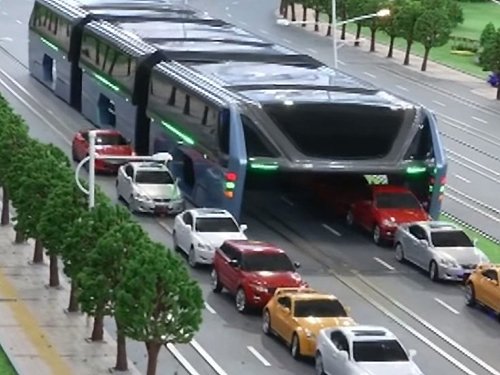 Ônibus de Passagem Elevado, na China. Projeto faz com que ônibus não pare em meio à engarrafamentos