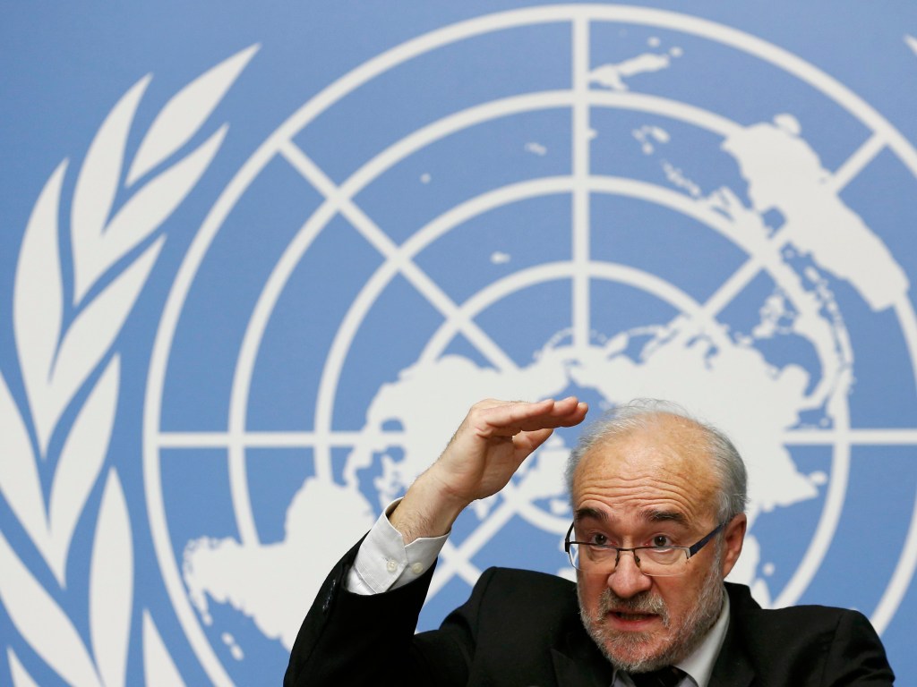 O secretário-geral da Organização Meteorológica Mundial, Michel Jarraud, anuncia o recorde obtido por 2015, na sede europeia da ONU em Gebra