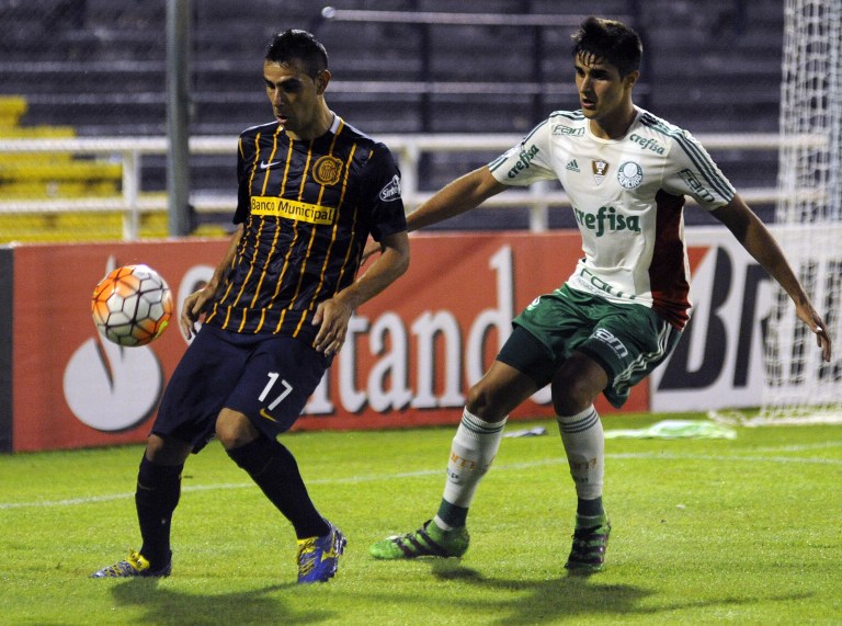 Com empate na Argentina, Palmeiras continua vivo no torneio