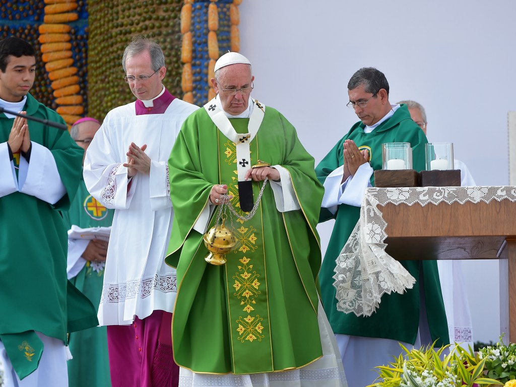 Papa Francisco celebra missa neste domingo (12), em Assunção, no Paraguai