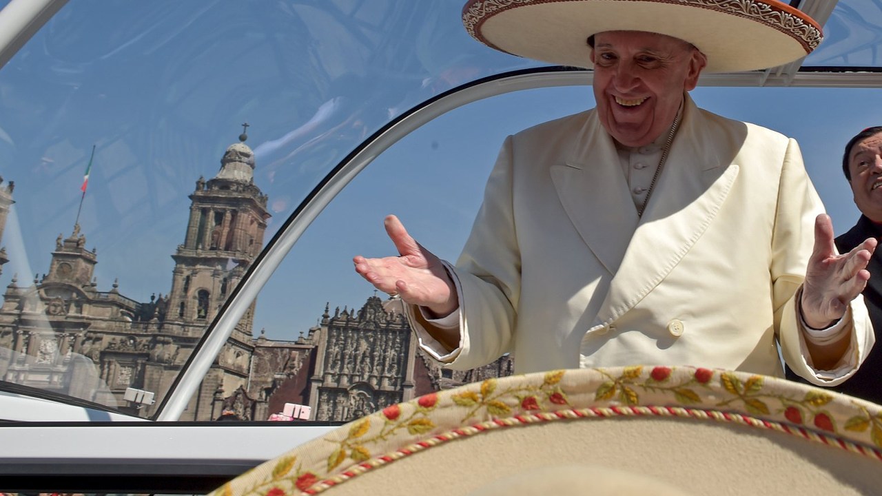 O papa Francisco reza uma missa na basílica de Nossa Senhora de Guadalupe, padroeira do México