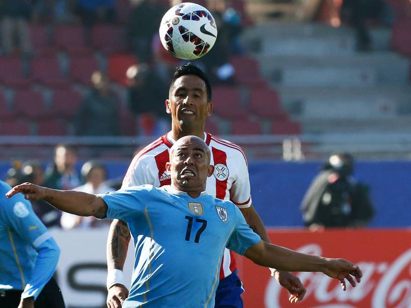 Partida entre Paraguai e Uruguai, válida pela terceira rodada do Grupo B da Copa América de Futebol, no estádio de La Portada