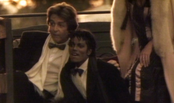 Paul McCartney e Michael Jackson no clipe de 'Say, Say, Say', de 1983