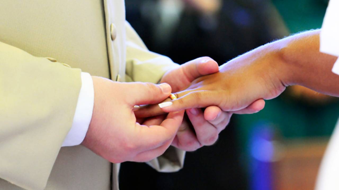 O estudo também revela que o papel das avós no cuidado das crianças ajudou a desenvolver a monogamia