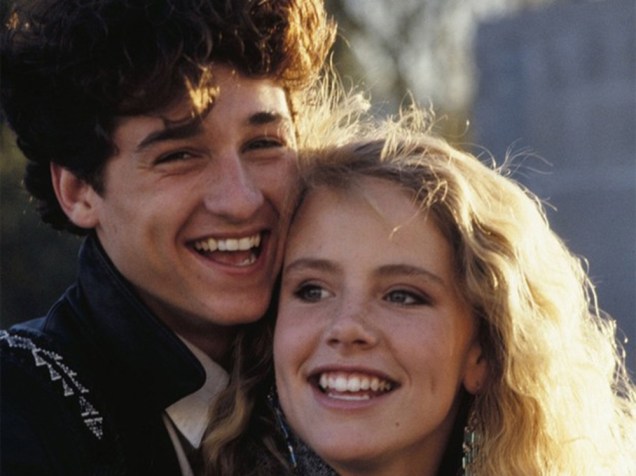 Amanda Peterson e Patrick Dempsey no filme Namorada de Aluguel (1987)