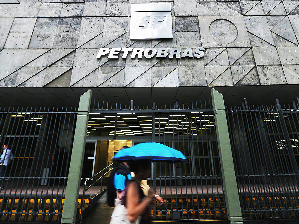 Segundo levantamento da Economatica, pior resultado trimestral da Petrobras foi registrado no 4º tri de 2014, quando teve prejuízo de R$ 26,6 bi