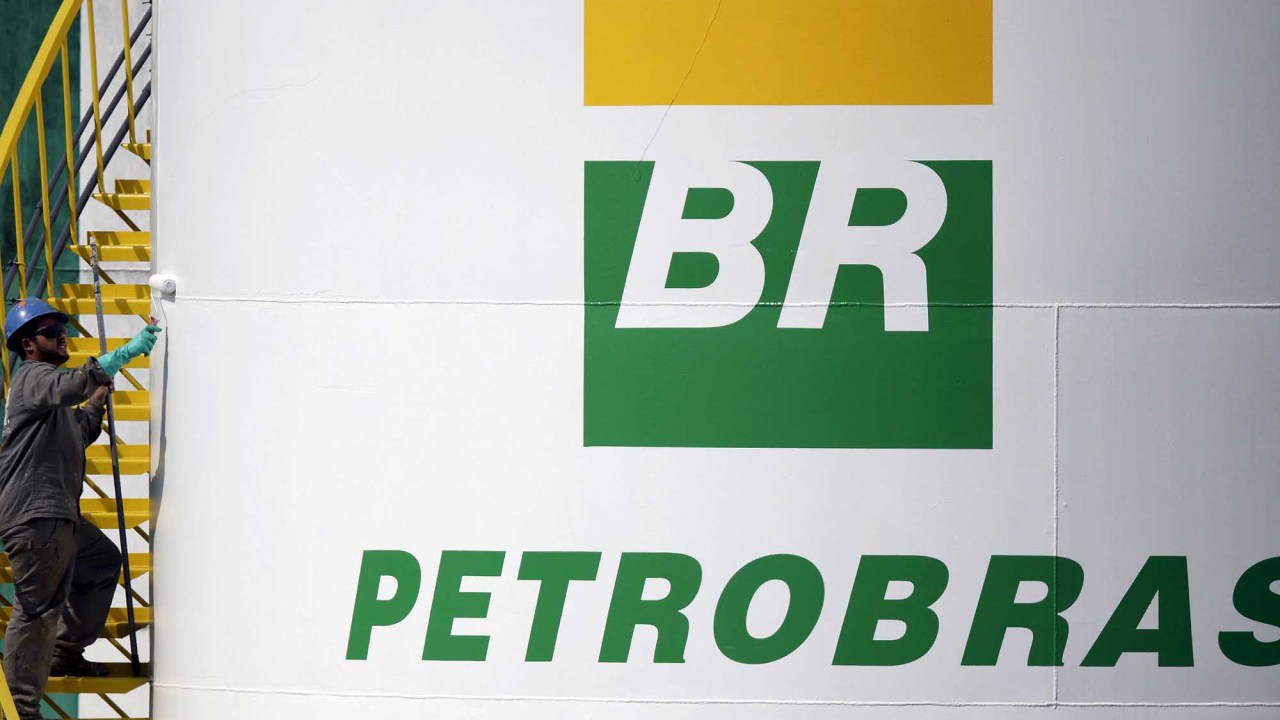 Petrobras aumenta o preço da gasolina em 6% e o do diesel em 4% nas refinarias