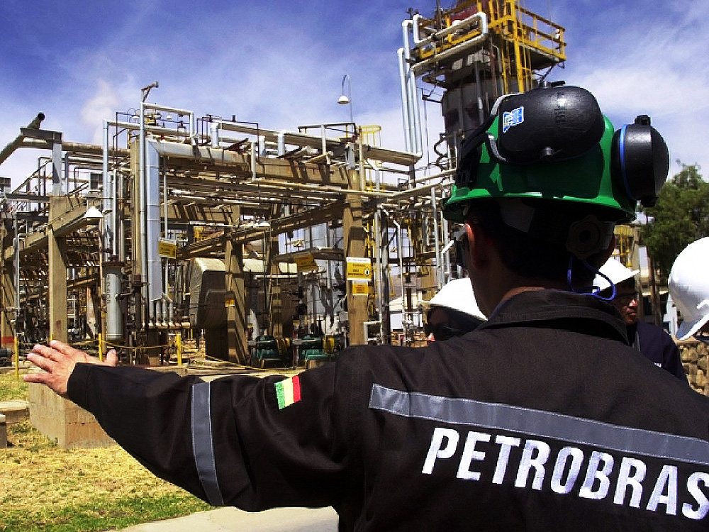 Denúncia acusa a Petrobras de descumprir normas expedidas pelo Ministério do Trabalho referente à segurança das operações com combustíveis e em alto-mar