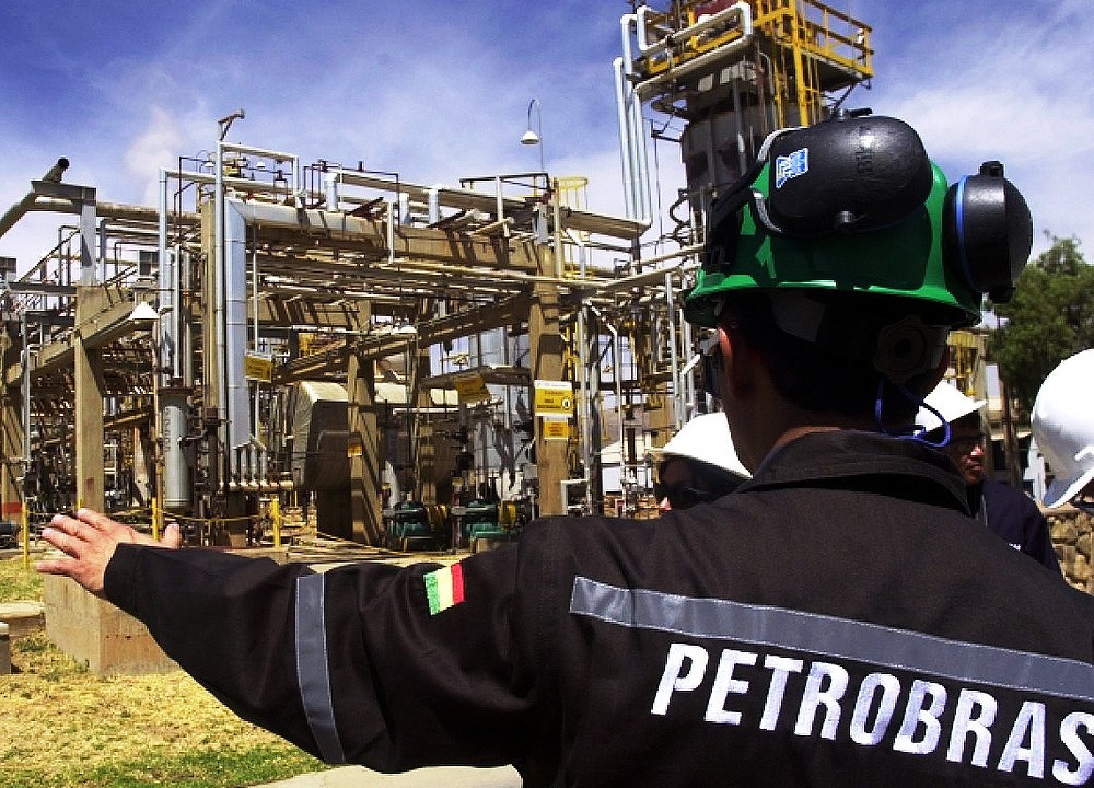 Denúncia acusa a Petrobras de descumprir normas expedidas pelo Ministério do Trabalho referente à segurança das operações com combustíveis e em alto-mar