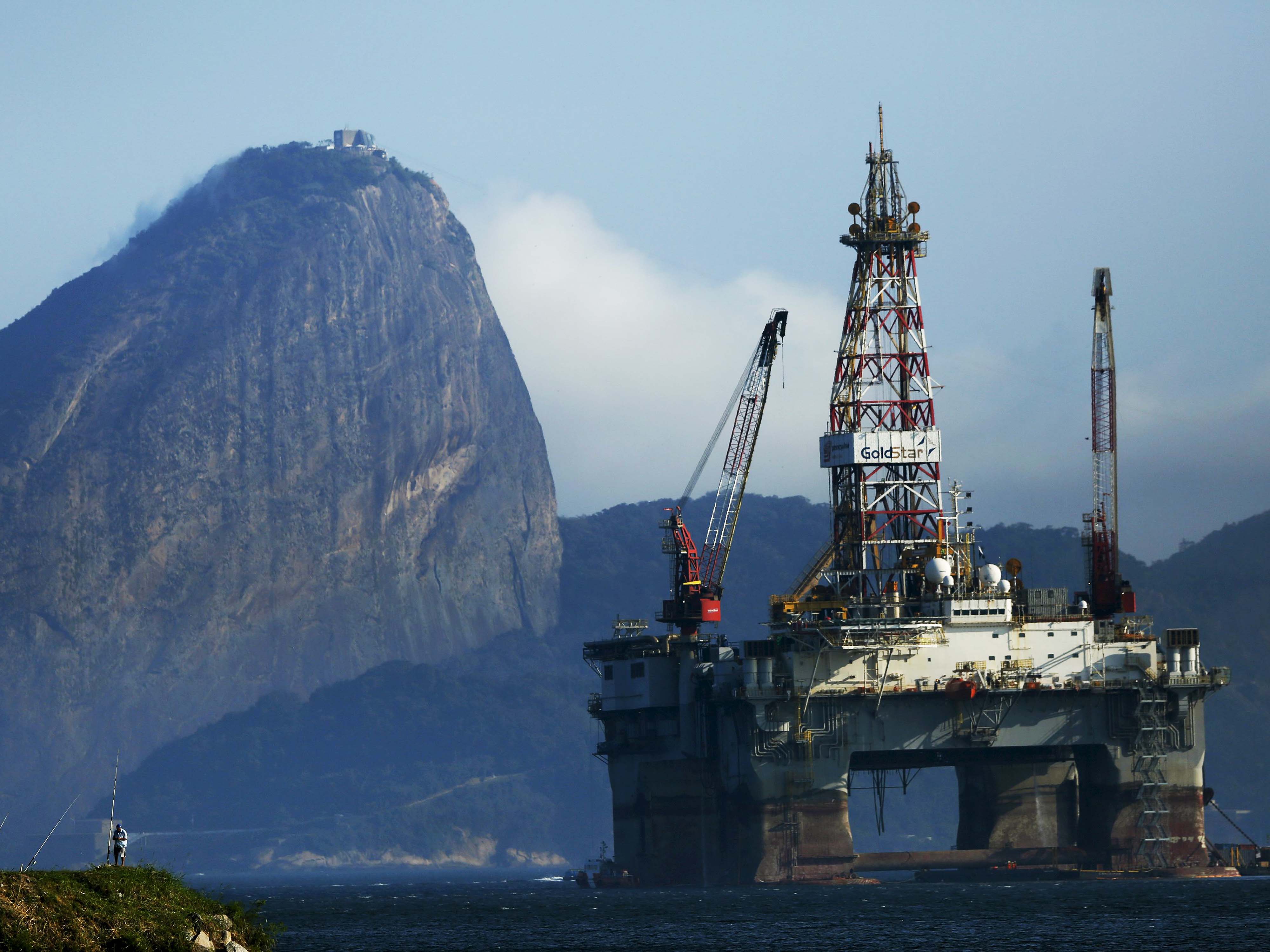 Plataforma de petróleo na Baía de Guanabara no Rio de Janeiro