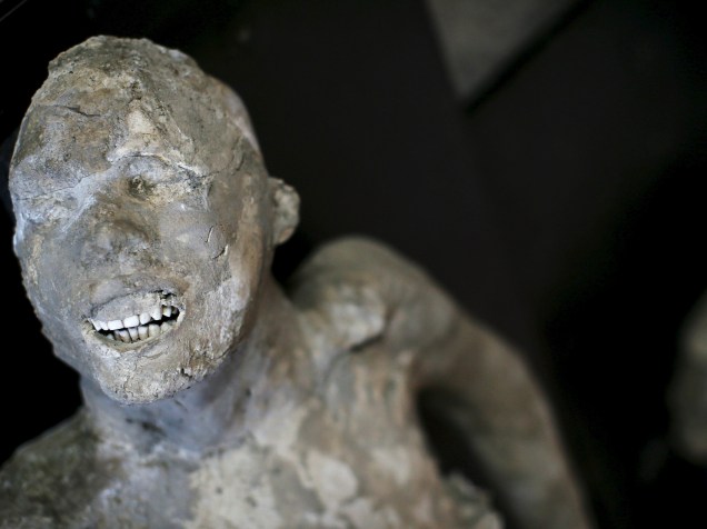 <p>Os corpos de 30 vítimas do vulcão que matou os moradores da cidade de Pompeia, há cerca de 2 mil anos, estão sendo analisados por uma equipe de especialistas composta por arqueólogos, radiologistas, antropólogos e dentistas</p>