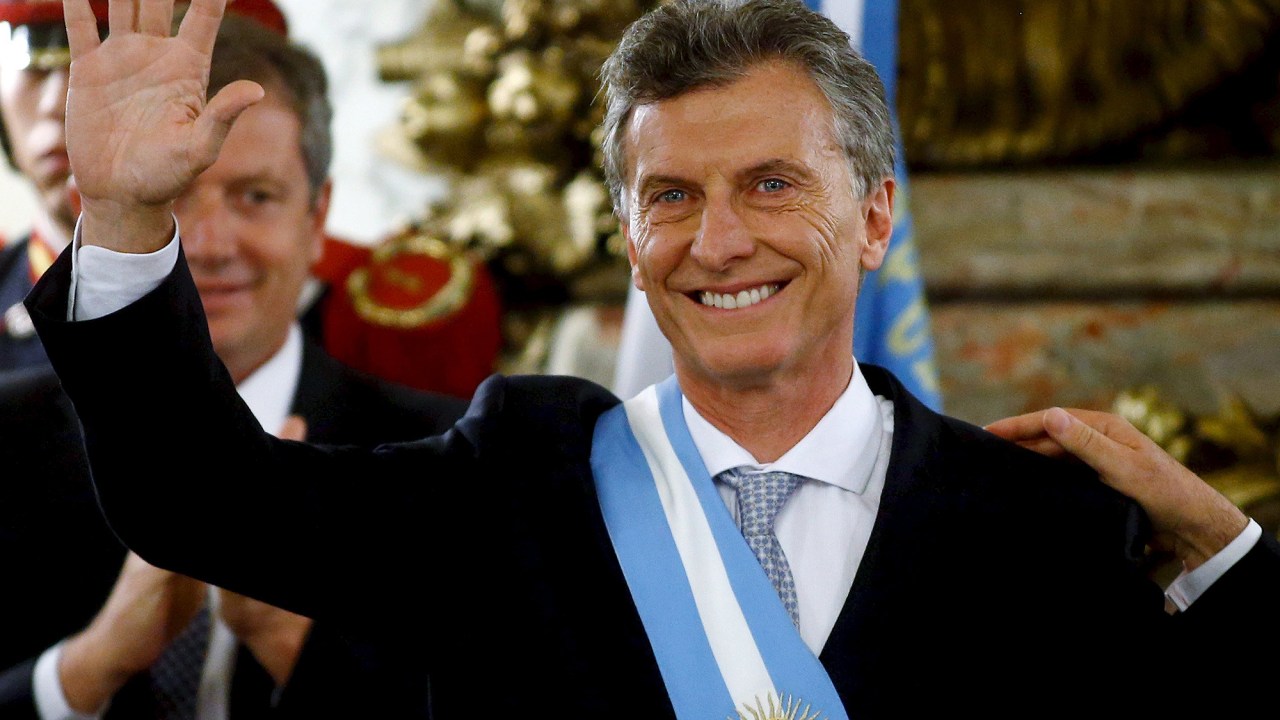 Mauricio Macri toma posse como novo presidente da Argentina em Buenos Aires, na manhã desta quinta-feira (10)