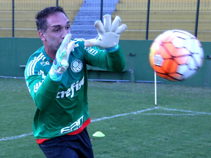 Fernando Prass durante treinamento do Palmeiras em Maldonado, no Uruguai