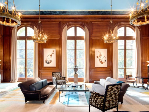 Carhart Mansion – 34,9 milhões de dólares – O duplex de 20 pés tem 17 quartos e um grande salão em seu centro, além de detalhes históricos e paredes de painéis de madeira