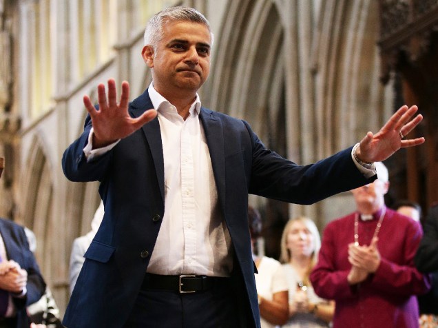 Sadiq Khan se torna o primeiro prefeito muçulmano de Londres - 07/05/2016