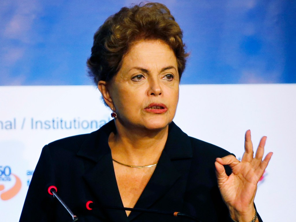 Políticas equivocadas adotadas pela presidente fazem Brasil viver déjà vu macroeconômico, de volta aos anos 2000