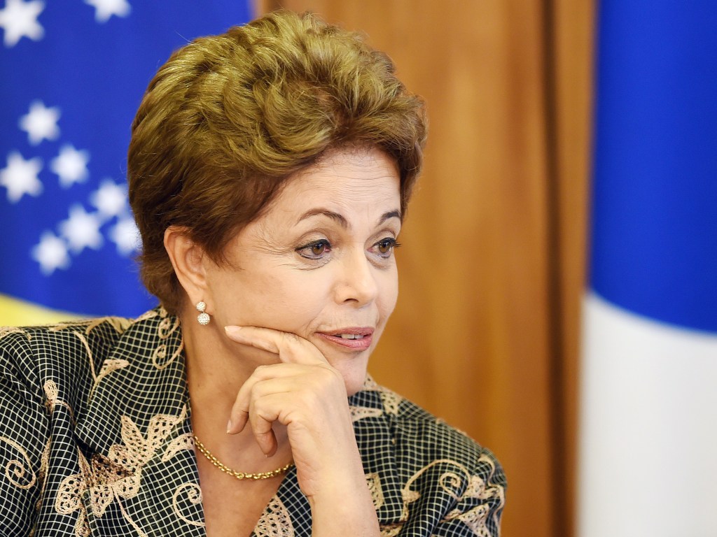 A presidente Dilma Rousseff durante assinatura de acordo com a presidente da Coreia do Sul, Park Geun-hye - 24/04/2015