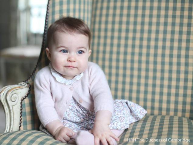 A princesa Charlotte em foto divulgada pela página oficial da monarquia britânica