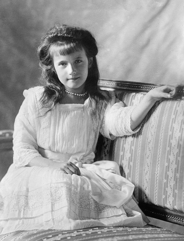 Princesa Anastácia, filha do último czar russo Nicolau II: uma impostora que afirmava ser Anastácia e ter sobrevivido à execução da família real foi desmascarada por um teste de DNA