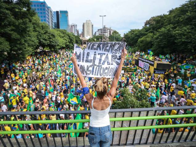 Manifestação pelo impeachment da presidente Dilma Rousseff milhares de pessoas em Porto Alegre - 15/03/2015