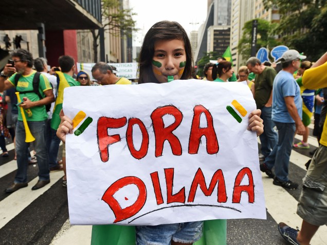 Manifestantes pedem o impeachment da presidente Dilma Rousseff na Avenida Paulista, região central de São Paulo