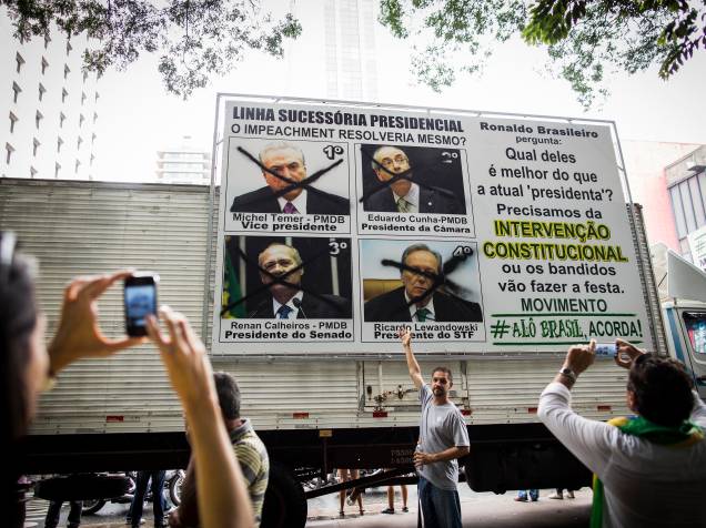 Ato contra o governo da presidente Dilma Rousseff (PT) na av. Paulista, na região central de São Paulo, neste domingo (15)
