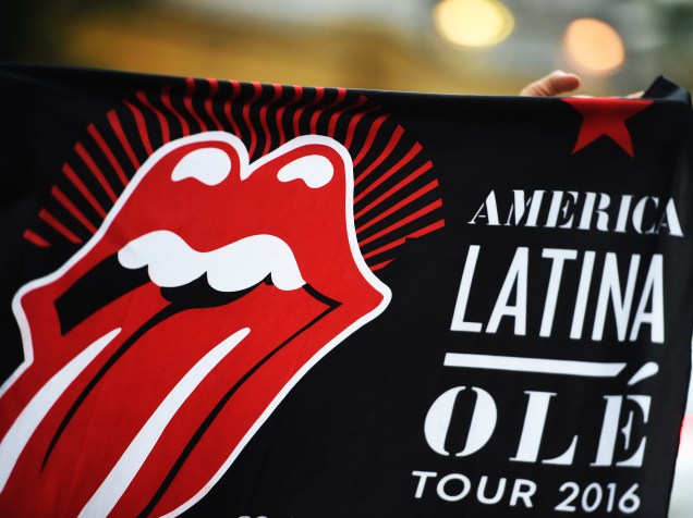 Público chega para o show do Rolling Stones na noite desta quarta (24), no Morumbi, em São Paulo com a turnê "Olé"