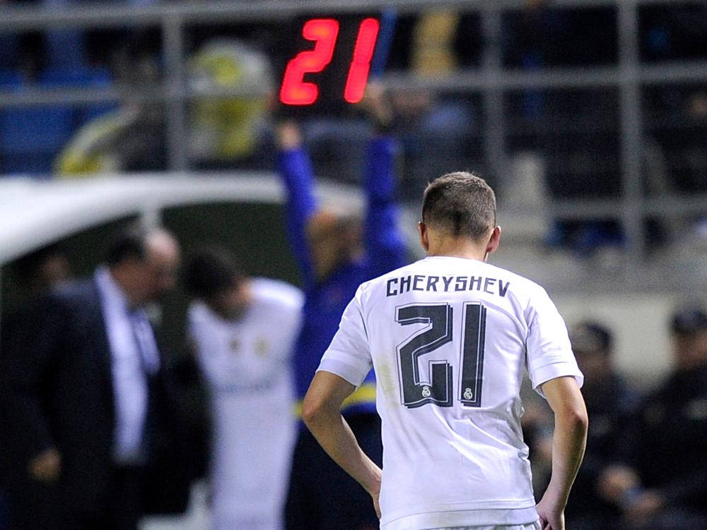 Avisado sobre a situação de Denis Cheryshev, o técnico Rafael Benítez o retirou do campo
