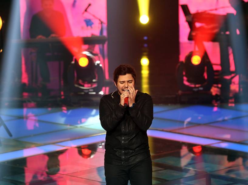 Renato Vianna, finalista do The Voice Brasil, faz parte do time de Michel Teló