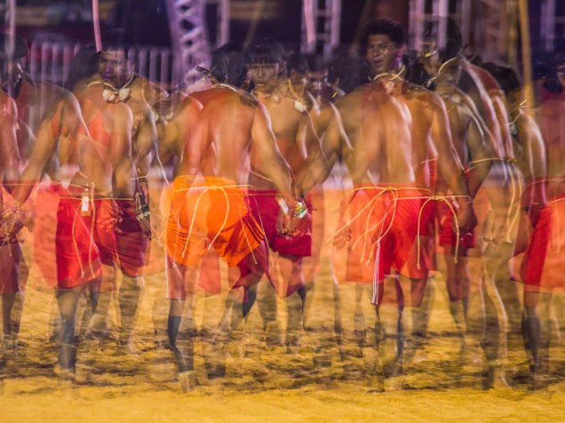 Índios da etnia Xavante realizam ritual durante os Jogos Mundiais dos Povos Indígenas, em Palmas, Tocantins
