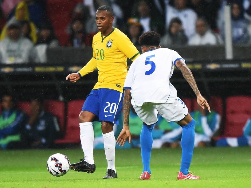 O jogador Robinho durante a partida entre Brasil e Honduras no Beira-Rio em Porto Alegre