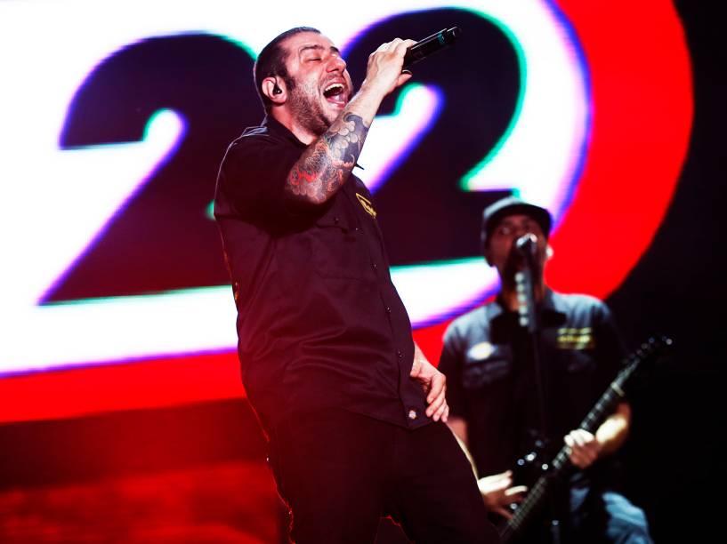 Badauí, vocalista do CPM 22 durante apresentação da banda no Rock in Rio
