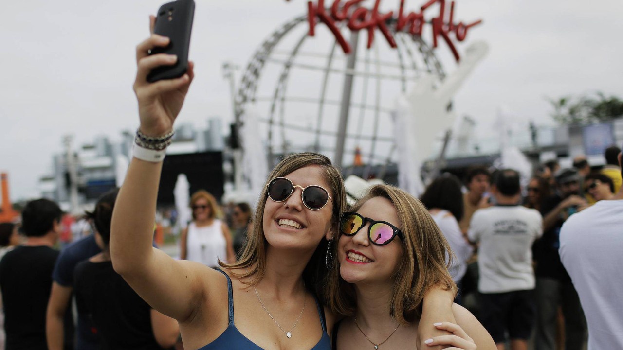 Público chega para o terceiro dia de Rock in Rio 2015, na Cidade do Rock