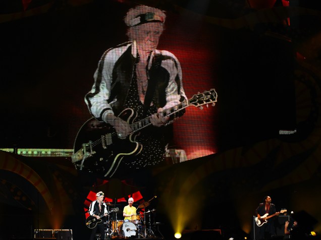 O guitarrista Keith Richards da banda inglesa Rolling Stones se apresenta no estádio do Beira Rio, em Porto Alegre com a turnê "Olé"