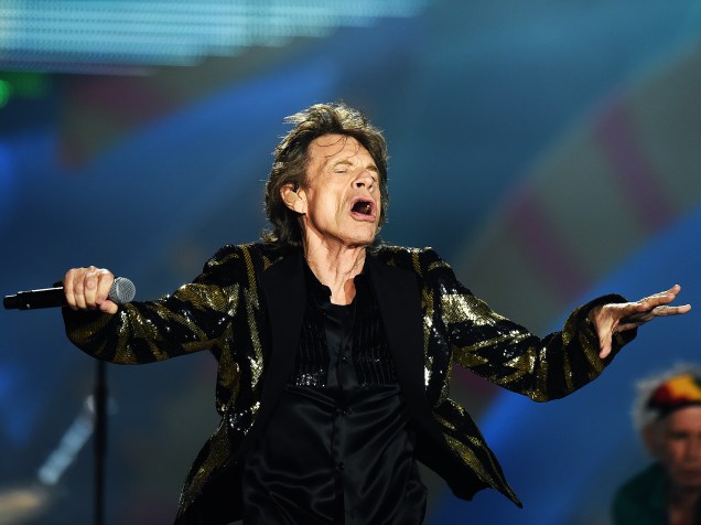 O vocalista Mick Jagger da banda inglesa Rolling Stones se apresenta em São Paulo com a turnê "Olé", na noite deste sábado (27)