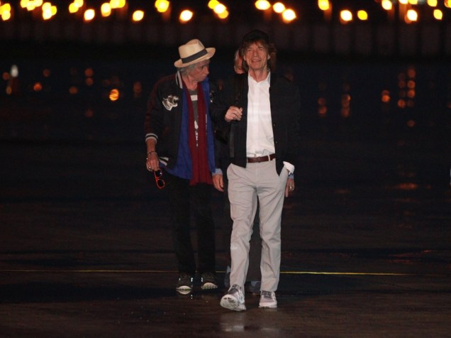Rolling Stones desembarcam na Base Aérea do Galeão, no Rio de Janeiro