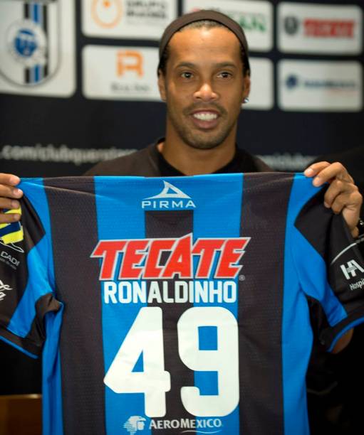 CAMISA QUERETARO-MEX – RONALDINHO GAUCHO – APRESENTACAO DO JOGADOR –  TEMPORADA 2014 – AUTOGRAFADA PELO CRAQUE – Play For a Cause