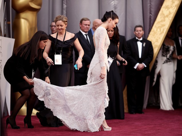 Rooney Mara no tapete vermelho do Oscar 2016