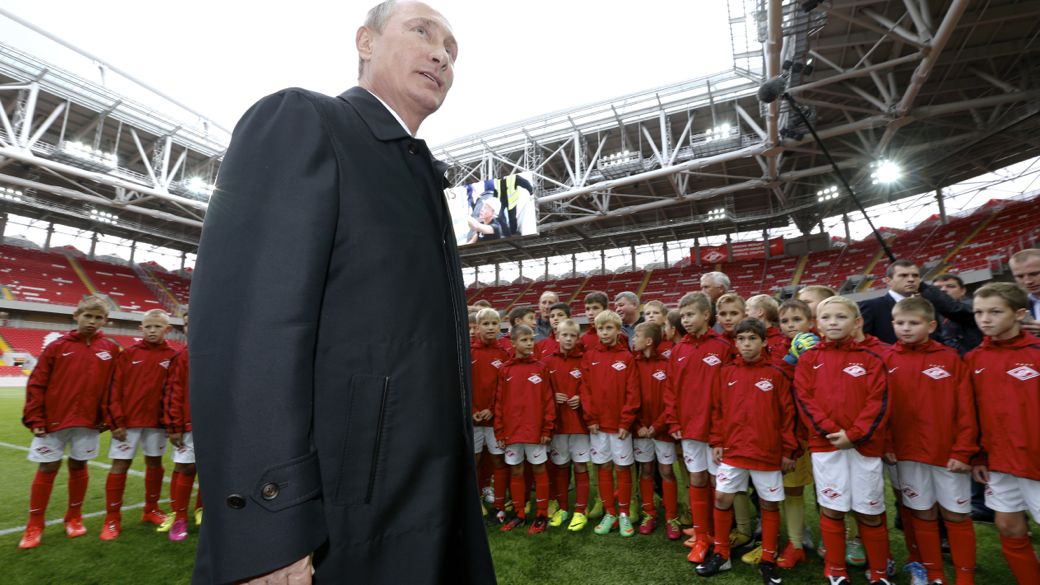 Vladimir Putin inaugura um dos estádios da Copa de 2018, em Moscou