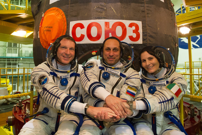 O americano Terry Virts, o russo Anton Shkaplerov e a italiana Samantha Cristoforetti chegaram à Estação Espacial Internacional nesta segunda-feira