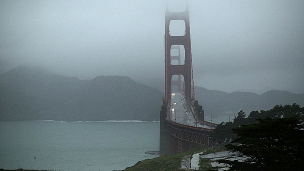 Chuva atinge a ponte Golden Gate: São Francisco sofreu queda de energia