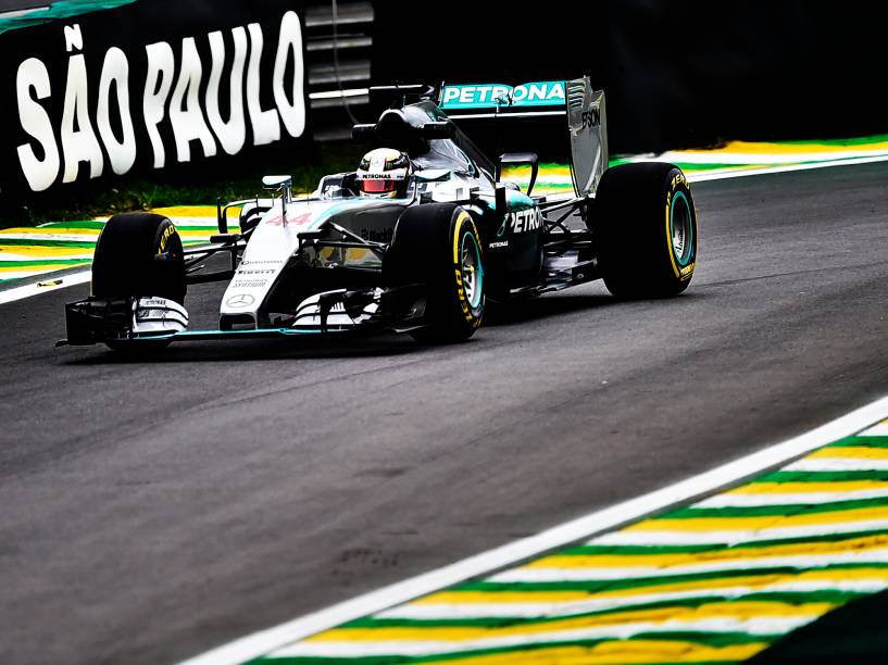 Lewis Hamilton durante treino em Interlagos