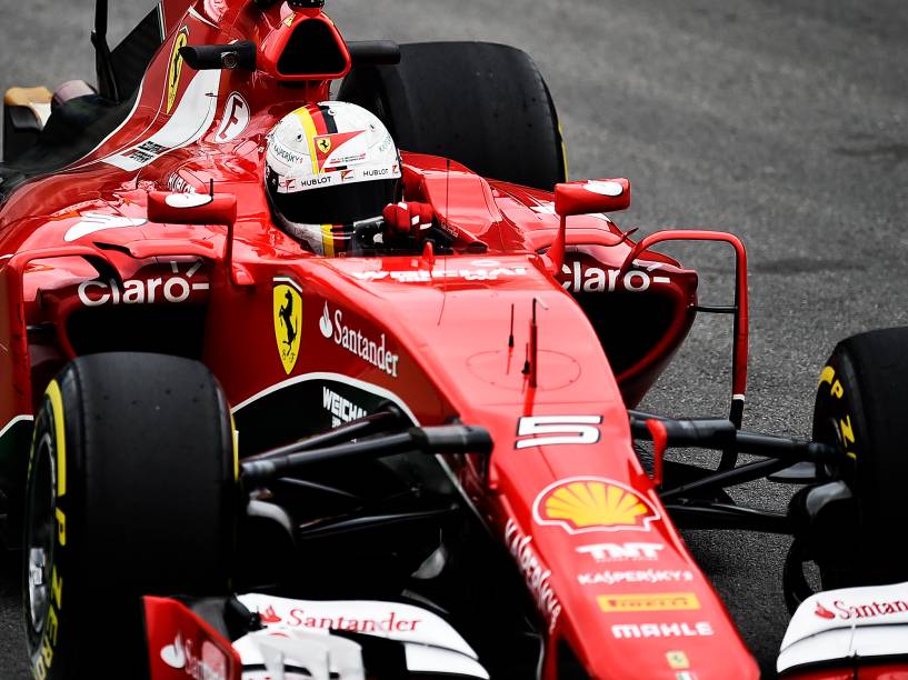 Vettel durante treino livre em Interlagos