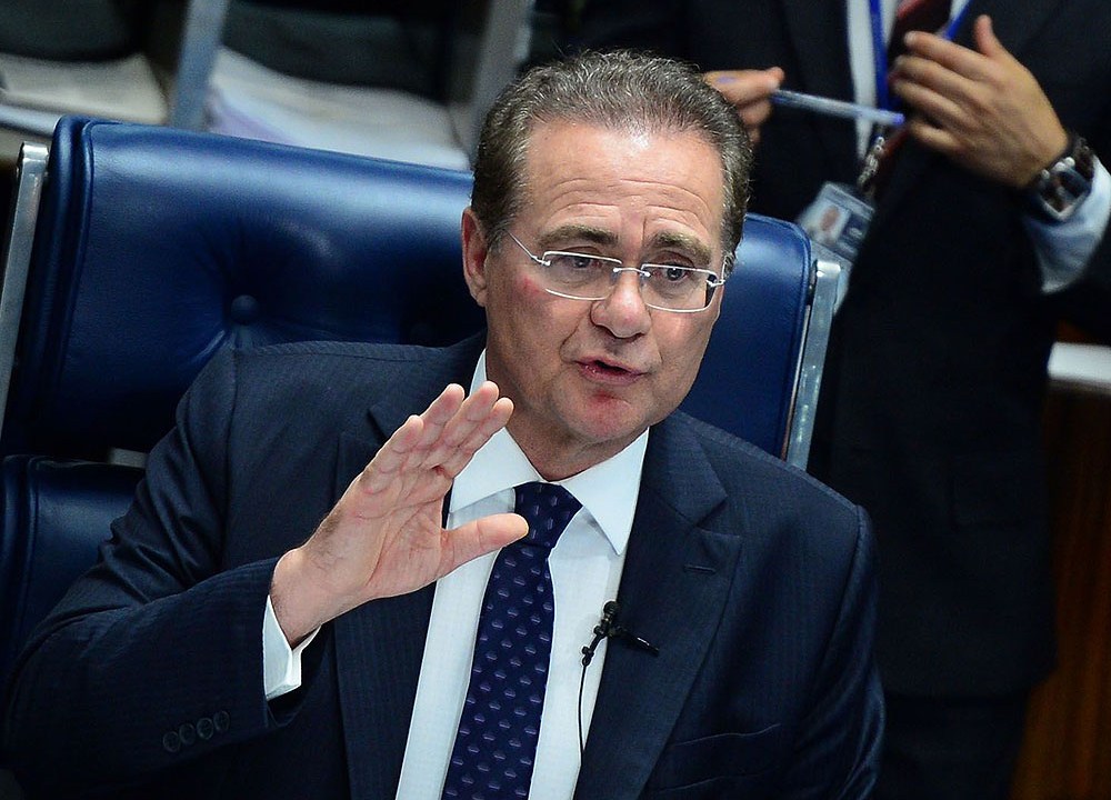 O presidente do Senado, Renan Calheiros (PMDB-AL), decidiu priorizar temas econômicos que não estão na pauta do PT