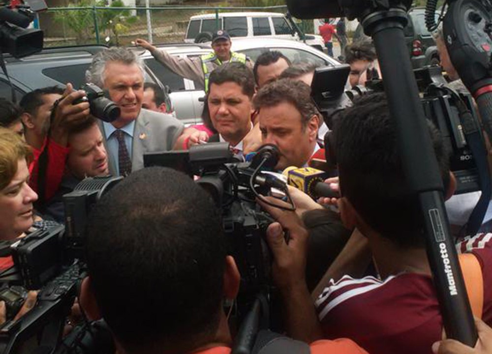 Senadores brasileiros durante visita em apoio aos líderes oposicionistas da Venezuela