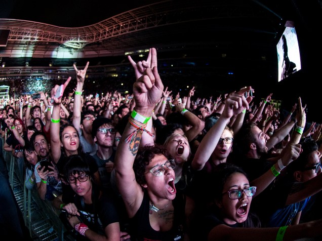 Público vai ao delírio durante show da banda Muse no Allianz Parque, em São Paulo