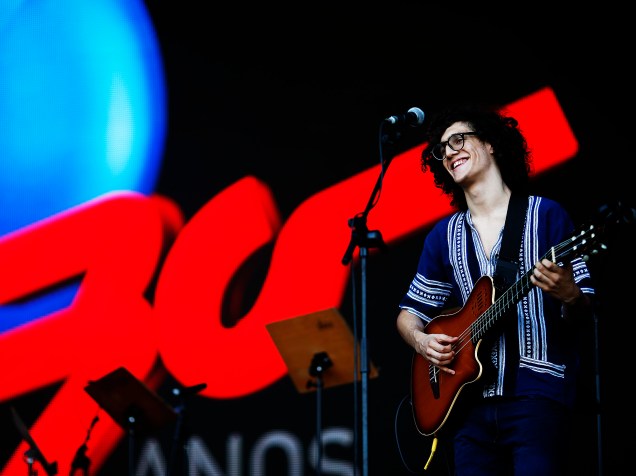 Tom Veloso durante o show de Dônica e Arthur Verocai, no Rock in Rio 2015