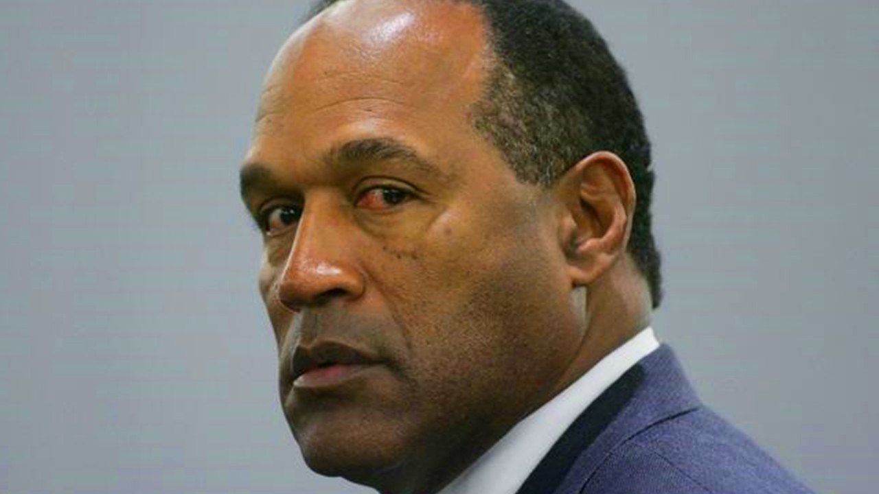 O.J. Simpson foi o protagonista de um dos julgamentos mais midiáticos nos Estados Unidos na década de 1990, quando foi acusado dos assassinatos de sua ex-mulher, Nicole Brown, e de Ronald Goldman