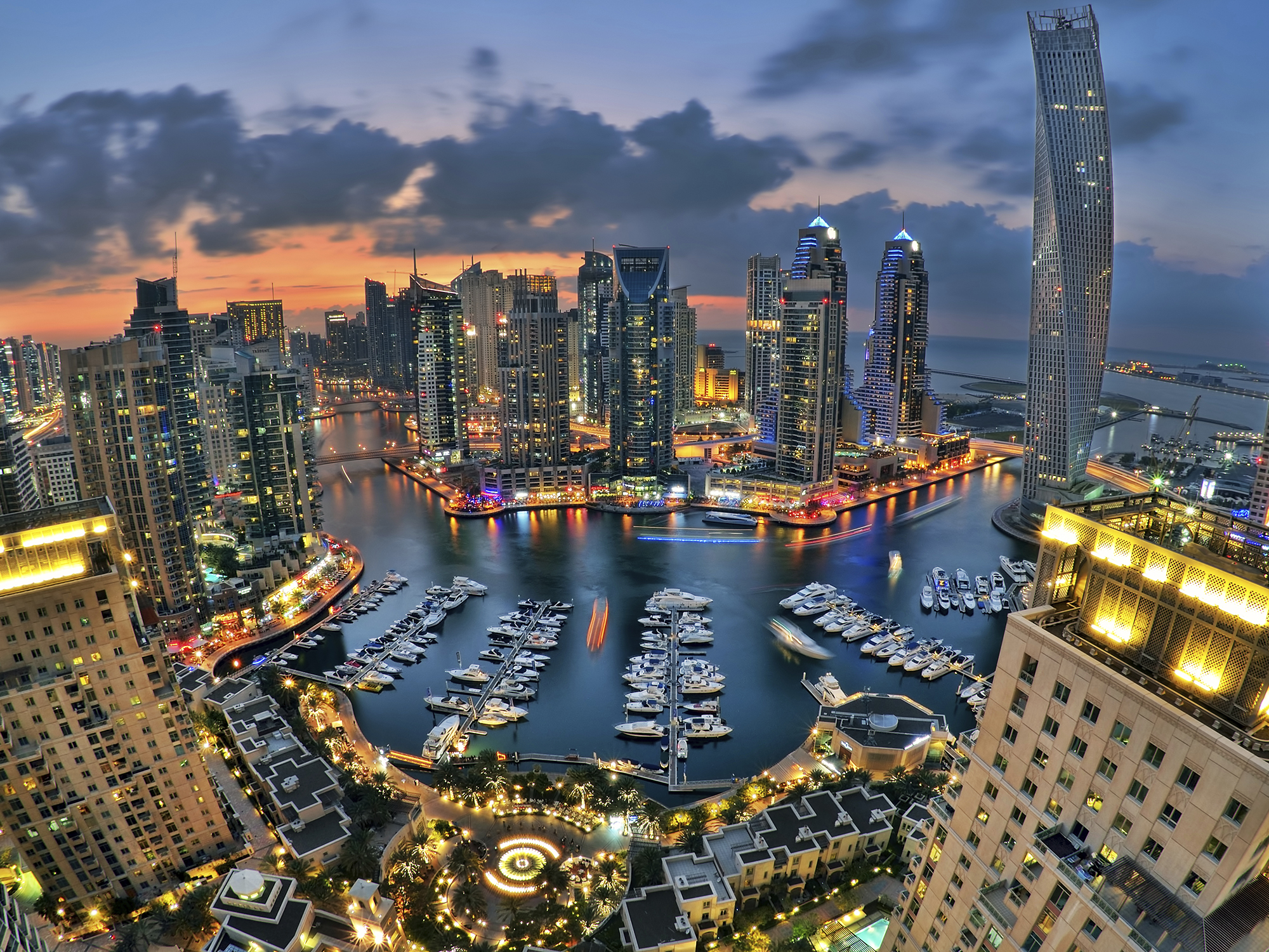 Em cidades como Dubai (foto), o aquecimento faria com que as ondas de calor, que já ocorrem no Golfo Pérsico, sejam mais intensas e se tornem mais frequentes a partir de 2070